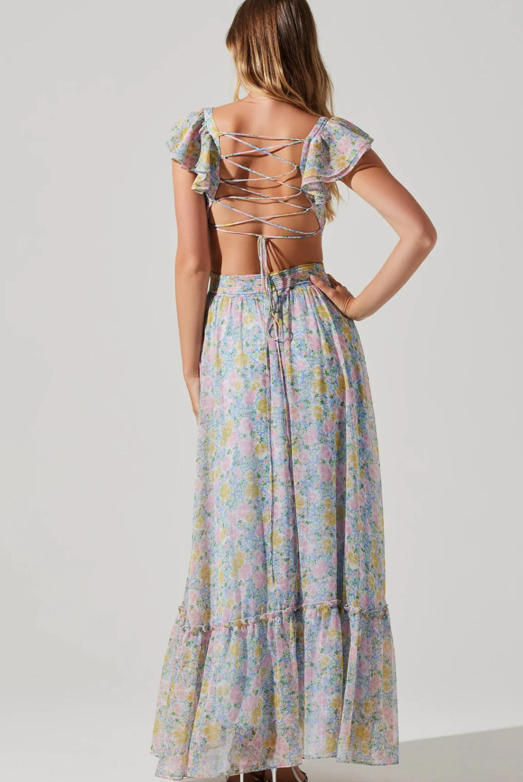 ASTR The Label Primrose Floral Maxi Dress.  Sweetheart neckline Pleated bodice Cutout accents Strappy back design Short, ruffle sleeves Concealed back zip closure