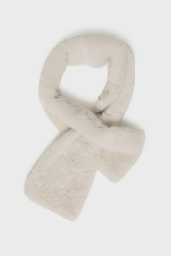 ICHI IAEBNA Scarf in oatmeal, featuring soft, cozy fabric in a rich brown shade. A versatile cold-weather accessory perfect for everyday wear.