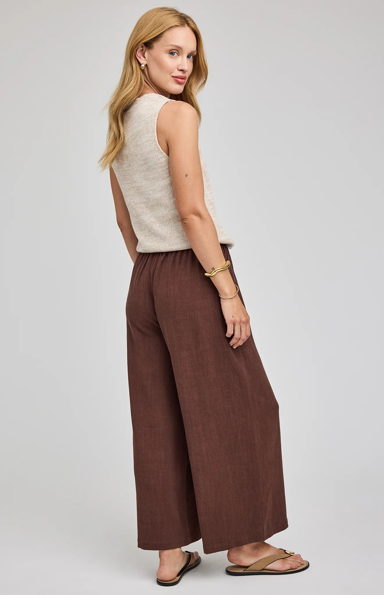 Espresso coloured ankle length linen and rayon blend pants. Drawstring and elastic waistband. Front Pockets.
