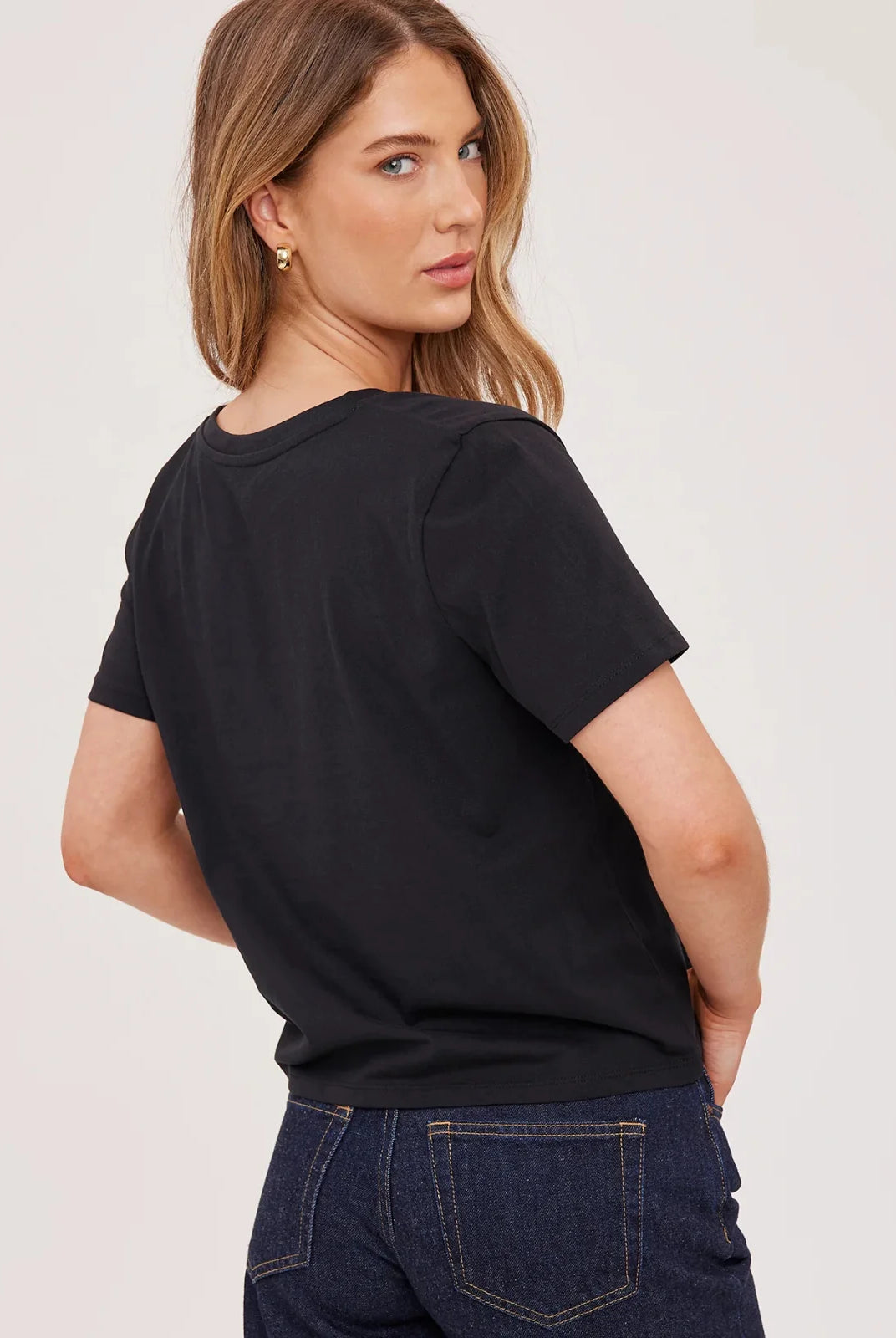 Lucy relaxed-fit V-neck T-shirt in garment-dyed cotton jersey, featuring a classic silhouette with a soft, lived-in look.