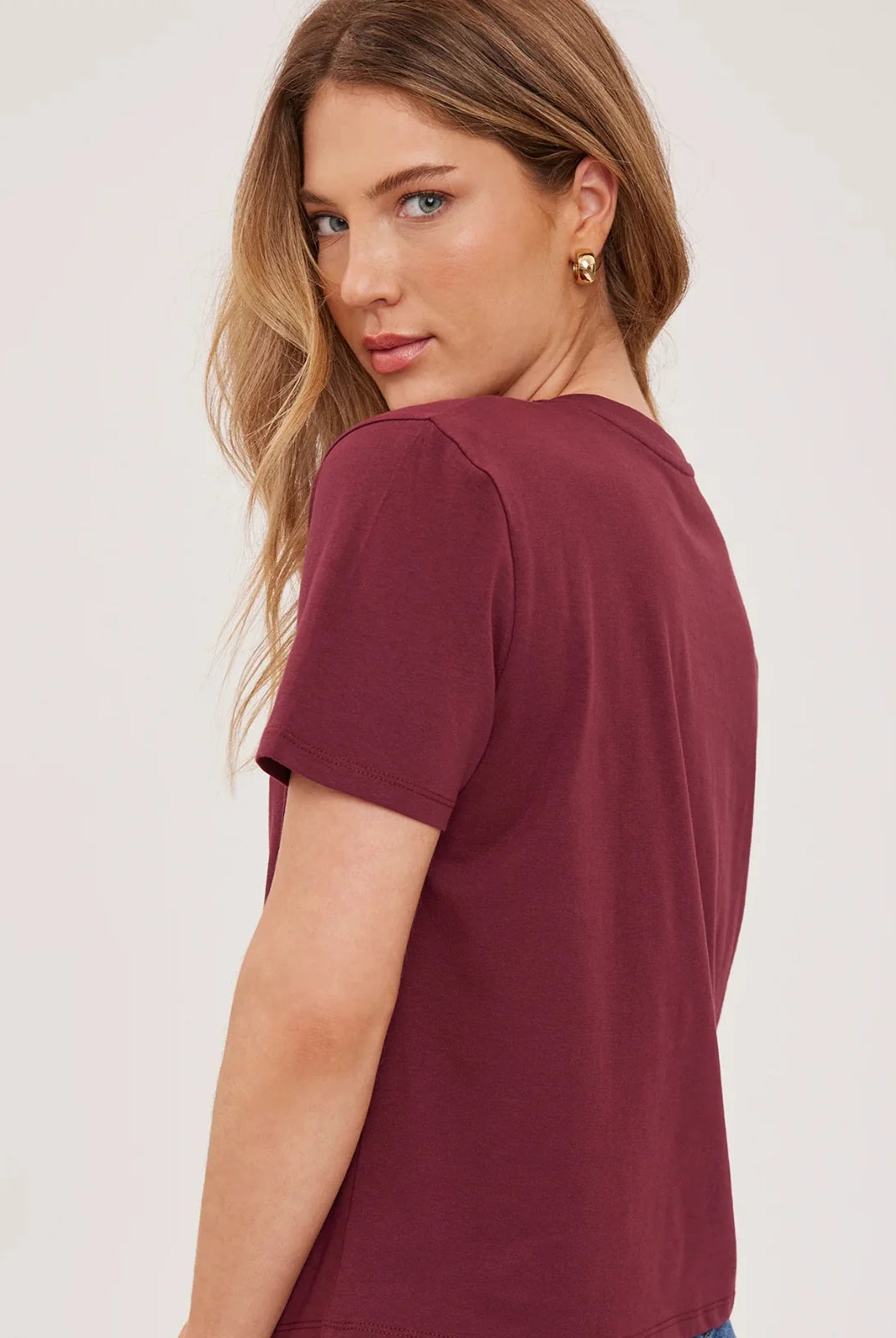 Lucy relaxed-fit V-neck T-shirt in garment-dyed cotton jersey, featuring a classic silhouette with a soft, lived-in look.