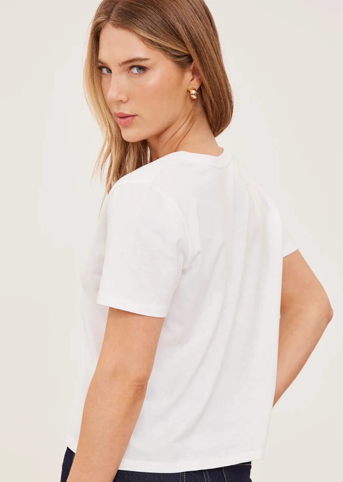 Lucy relaxed-fit V-neck T-shirt in garment-dyed cotton jersey, featuring a classic silhouette with a soft, lived-in look.