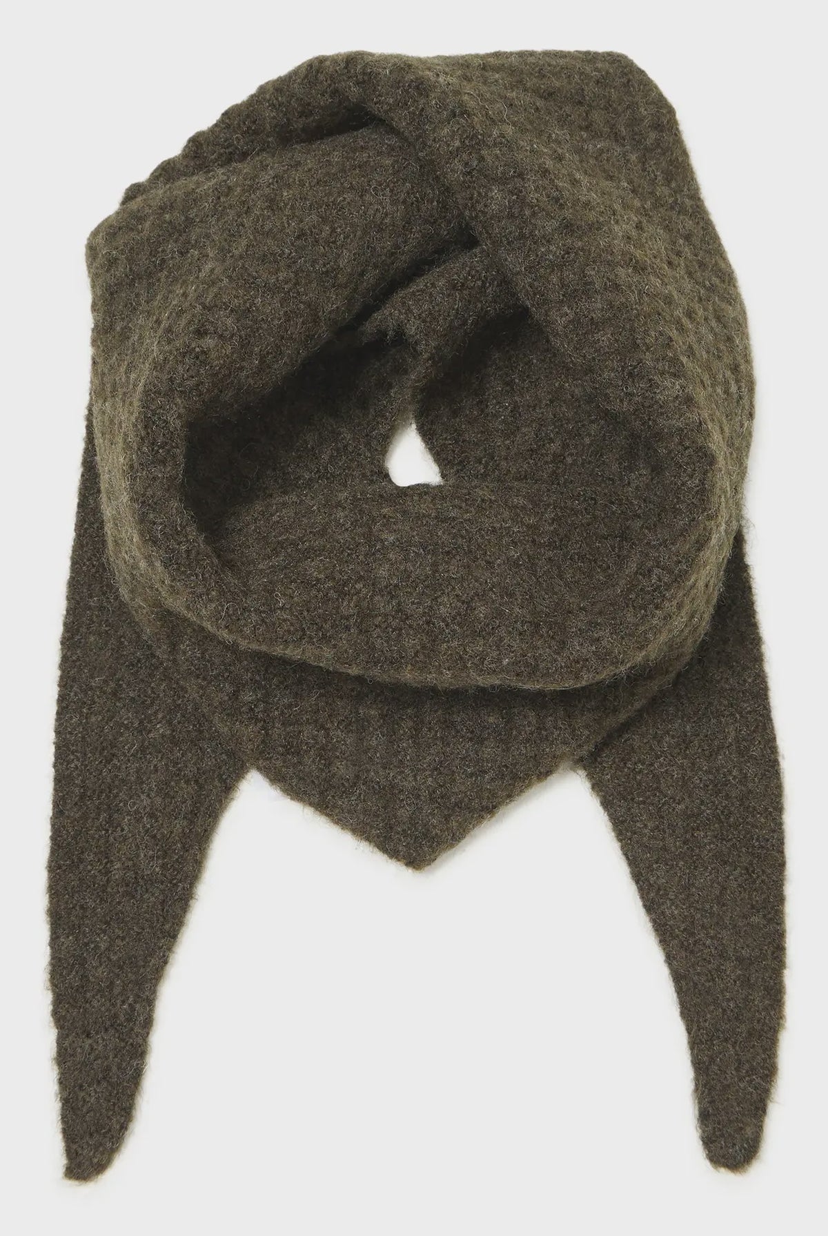 ICHI IAFOLTHEA Scarf in Rosin, crafted from soft polyester fabric with a comfortable feel and versatile design for everyday wear.