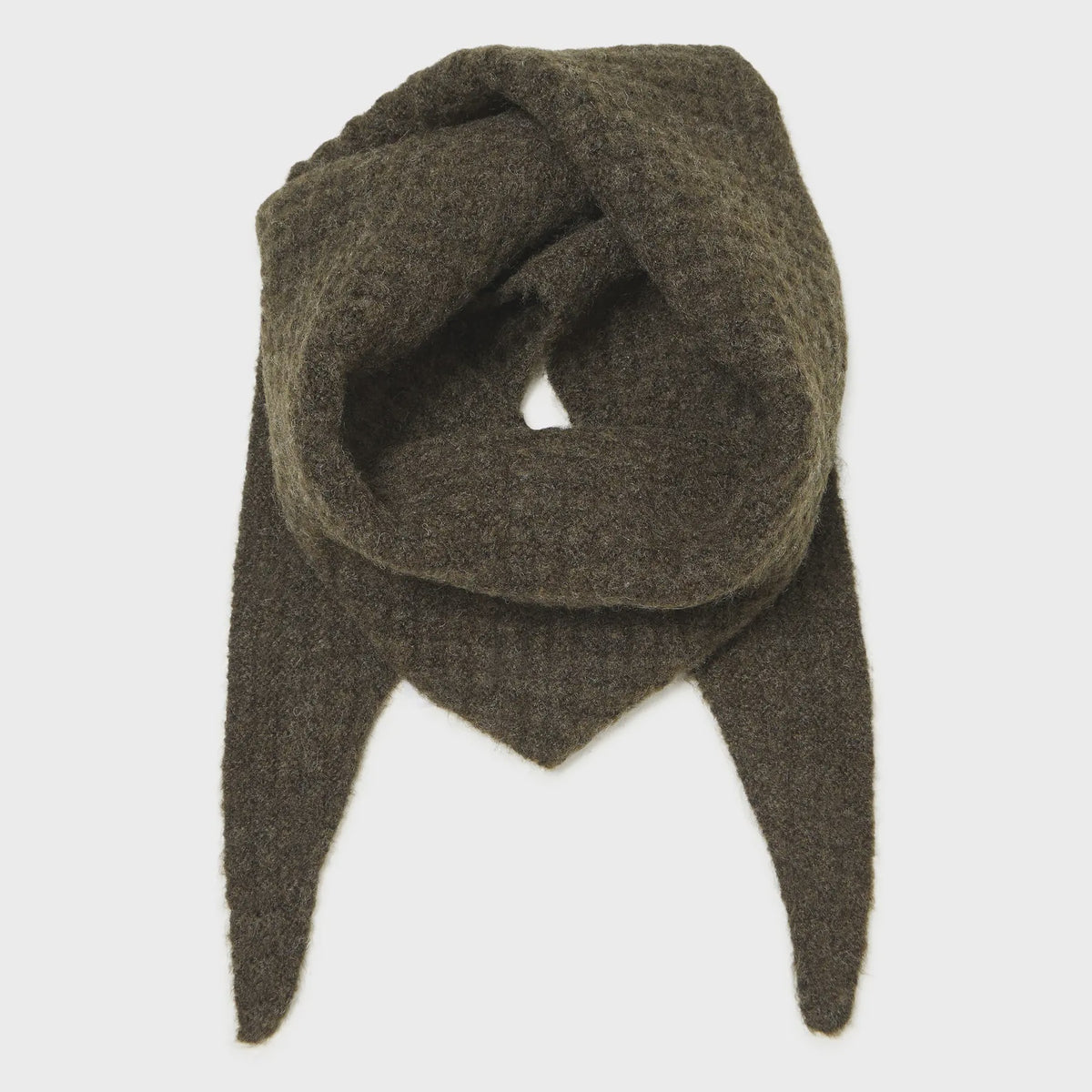 ICHI IAFOLTHEA Scarf in Rosin, crafted from soft polyester fabric with a comfortable feel and versatile design for everyday wear.