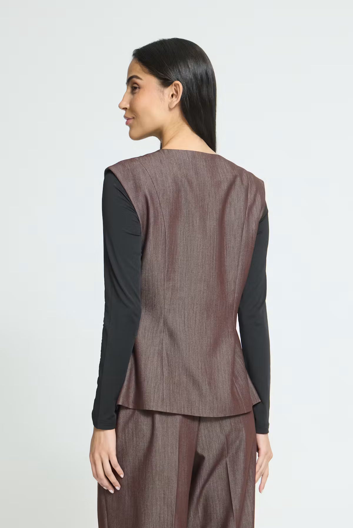 ICHI IHJUMI Top in Coffee Bean featuring a sleeveless tailored design, V-neckline, button-front closure, and a fitted waist for a polished, structured look.