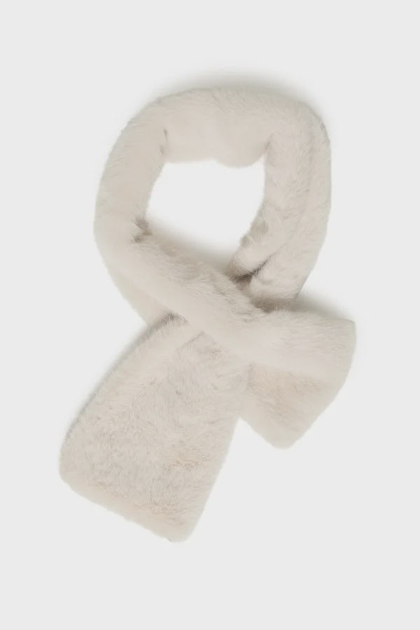 ICHI IAEBNA Scarf in oatmeal, featuring soft, cozy fabric in a rich brown shade. A versatile cold-weather accessory perfect for everyday wear.