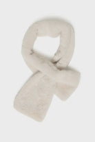 ICHI IAEBNA Scarf in oatmeal, featuring soft, cozy fabric in a rich brown shade. A versatile cold-weather accessory perfect for everyday wear.