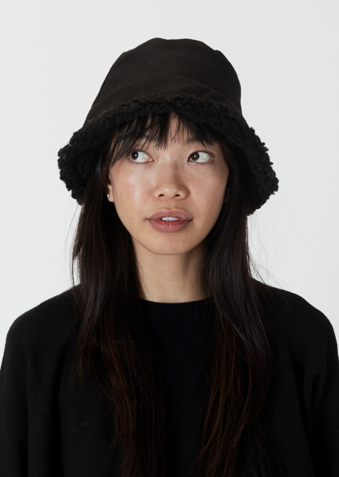 Lyla & Luxe Sherpa Suede Reversible Bucket Hat- Black