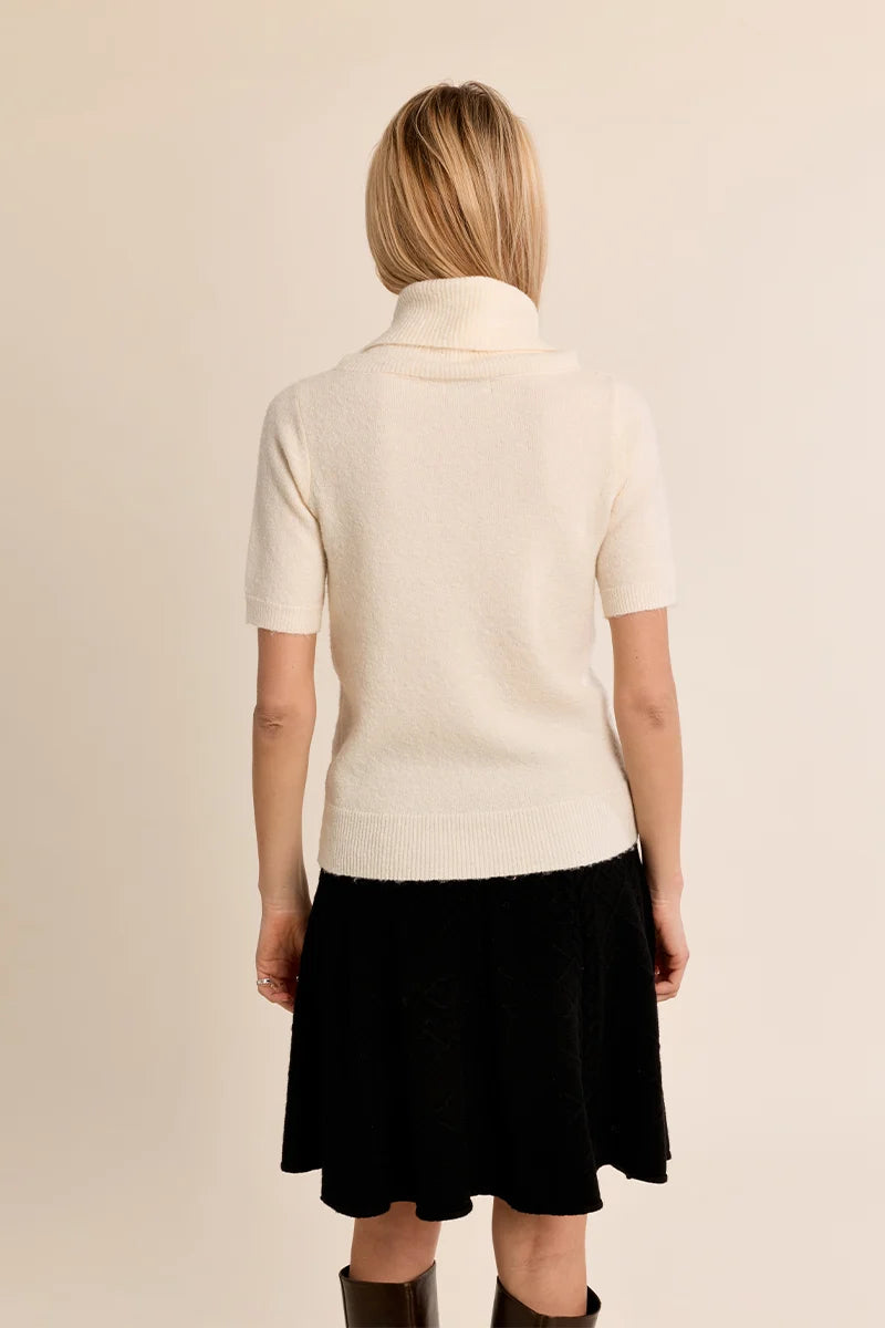 Short-sleeve knitted sweater featuring a cowl neckline and a flattering slim-fit silhouette.