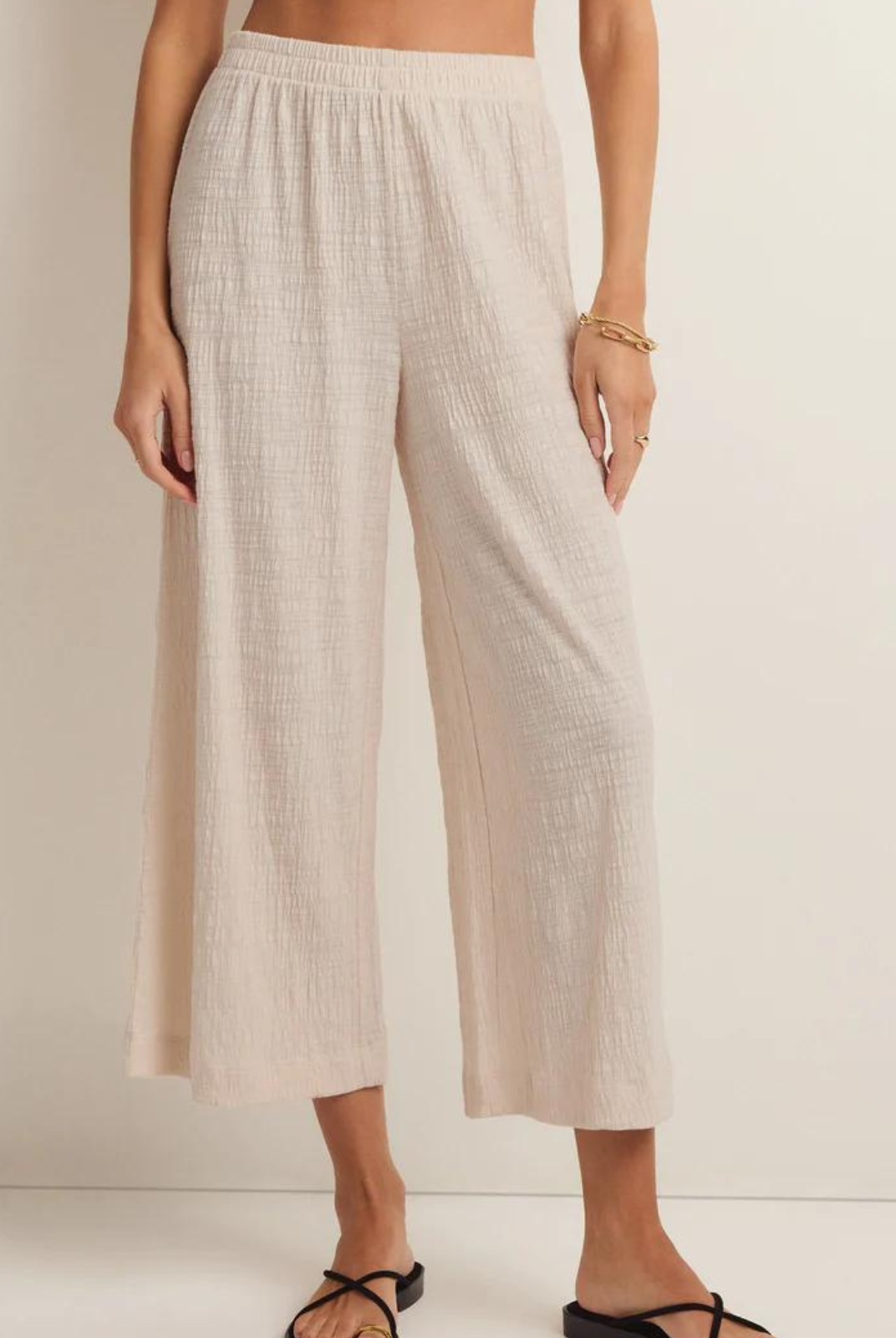 Z Supply Scout Textured Slub Pant. Comfy meets chic in this high rise, wide leg pant. With its relaxed fit and textured slub fabric, you'll have fun dressing it up or down, day or night.