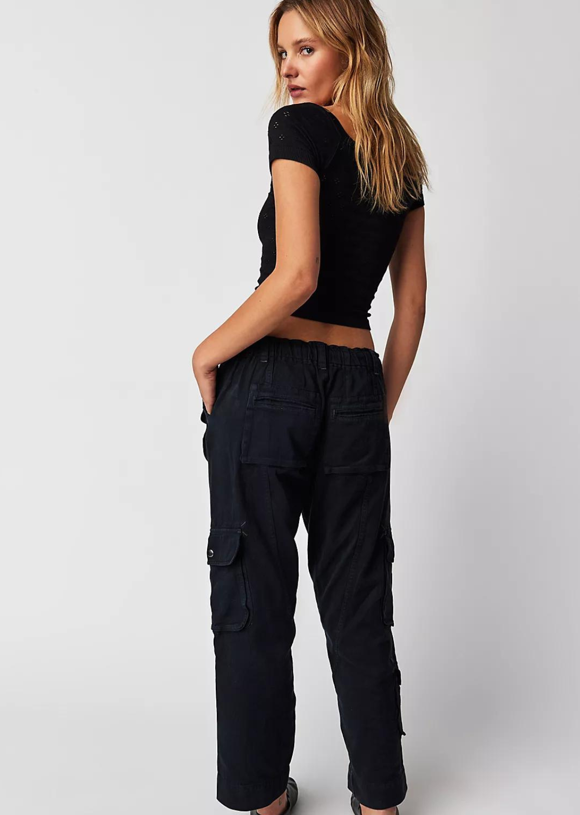 Black cargo pants with pockets deals