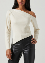 Load image into Gallery viewer, ASTR Aldari Sweater
