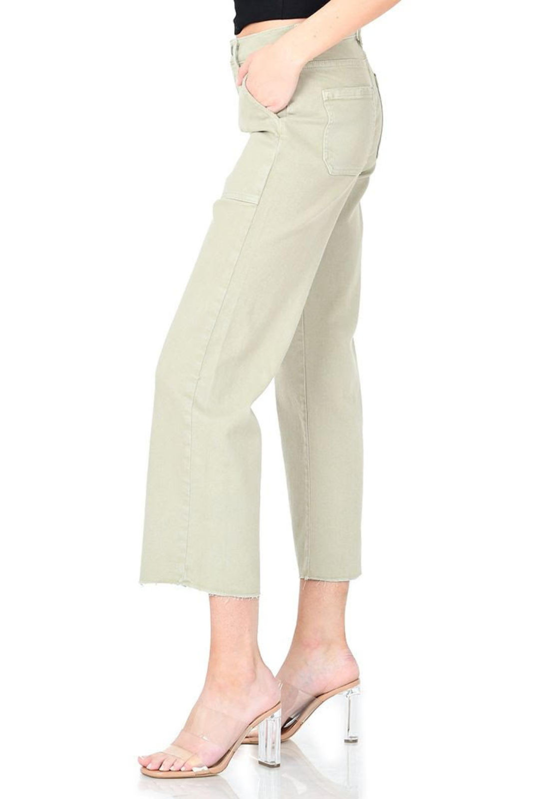 Modern American Farrah Crop - Olive. A classic utility silhouette in wide-leg pants updated with a cropped length.