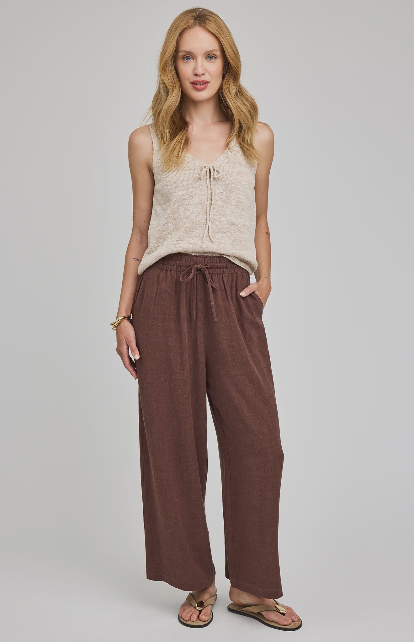 Espresso coloured ankle length linen and rayon blend pants. Drawstring and elastic waistband. Front Pockets.