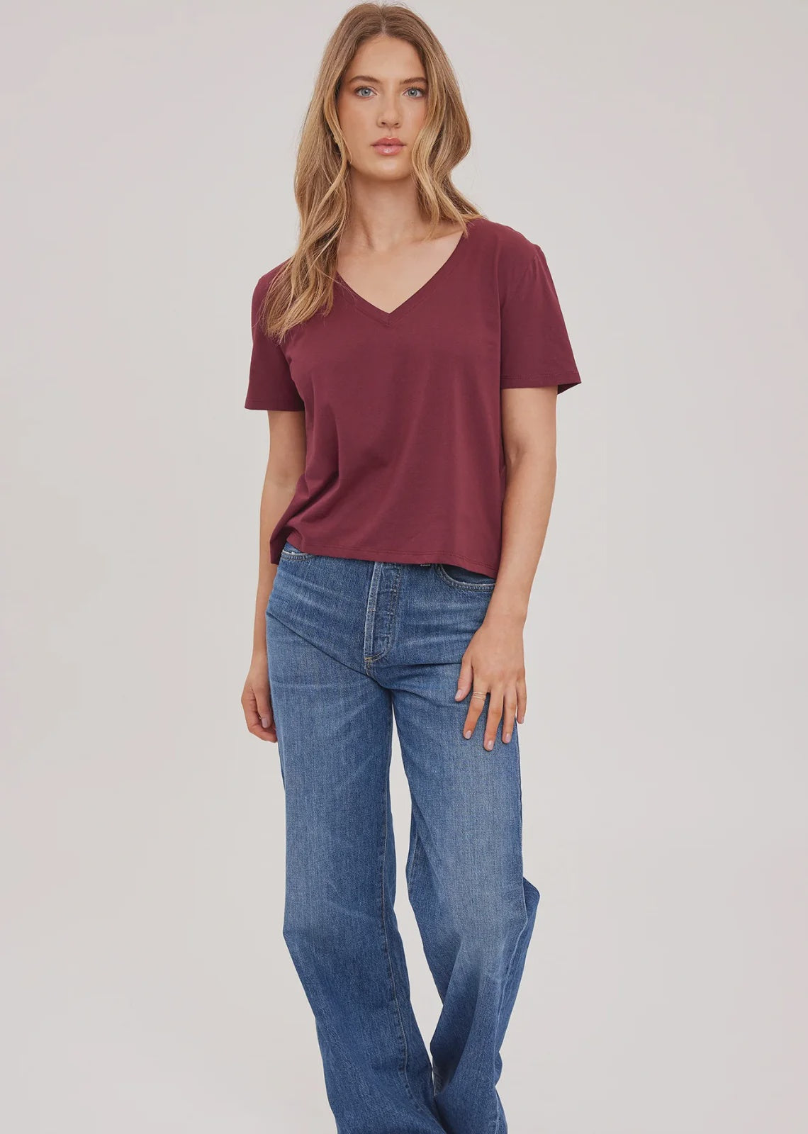 Lucy relaxed-fit V-neck T-shirt in garment-dyed cotton jersey, featuring a classic silhouette with a soft, lived-in look.
