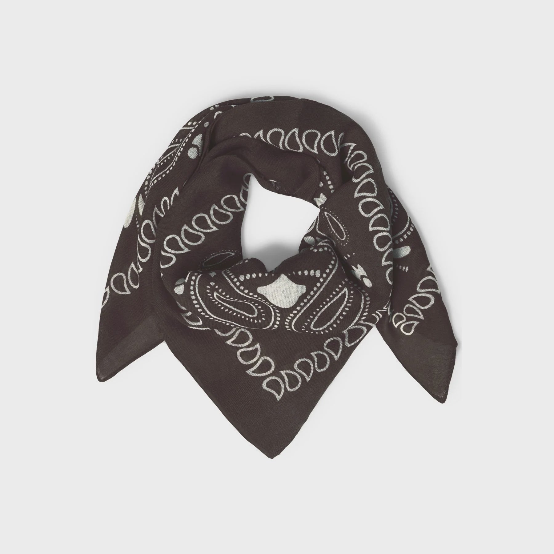Scarf with a lightweight, soft finish and a visible large square shape. Classic frayed edges and bold contrasting motif along the border. Effortlessly elevates everyday style.