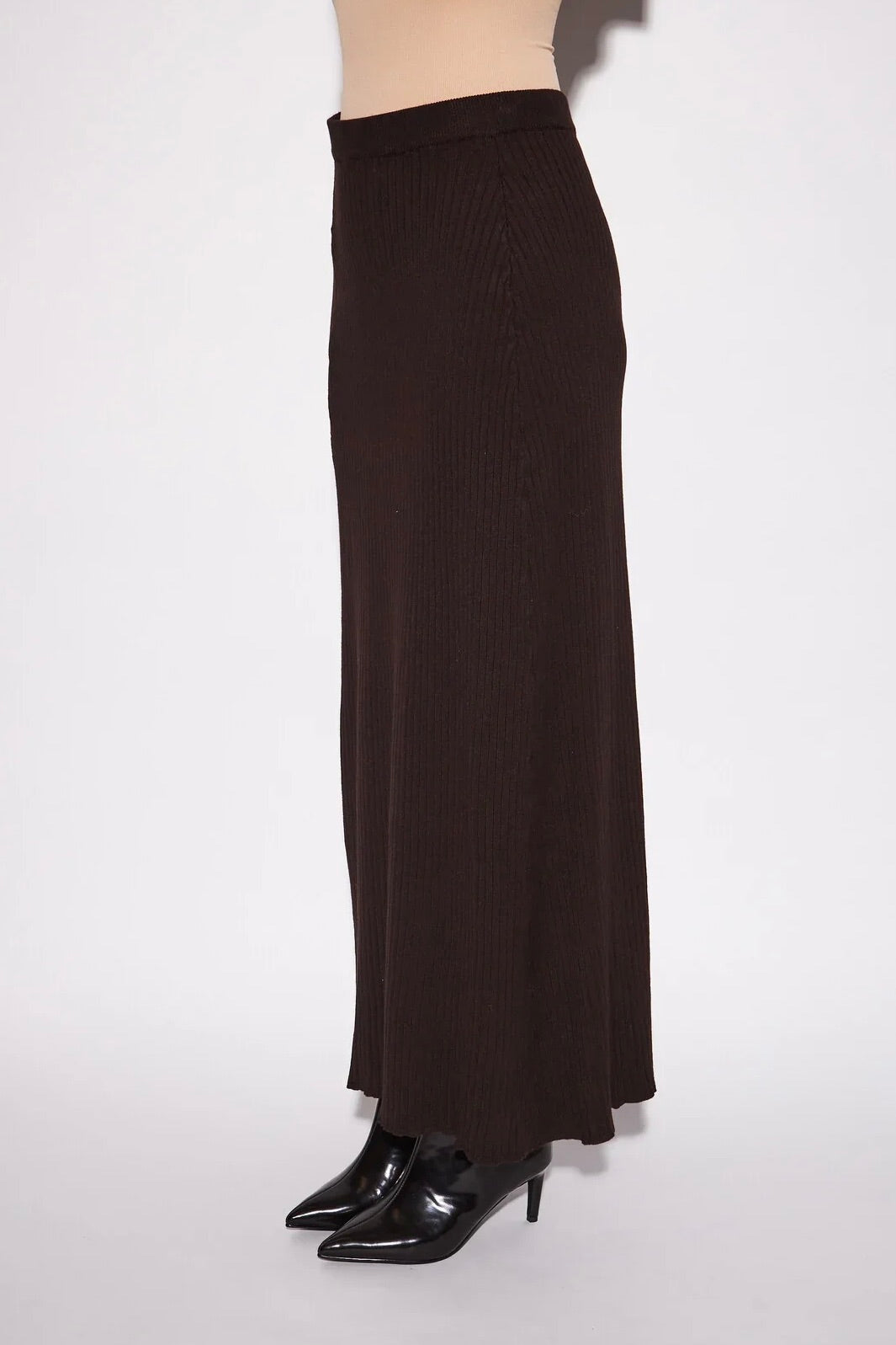 dark brown knit ribbed maxi skirt 