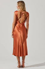 Load image into Gallery viewer, ASTR The Label Makenna Scoop Neck Open Back Midi Dress
