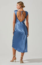 Load image into Gallery viewer, ASTR The Label Makenna Scoop Neck Open Back Midi Dress
