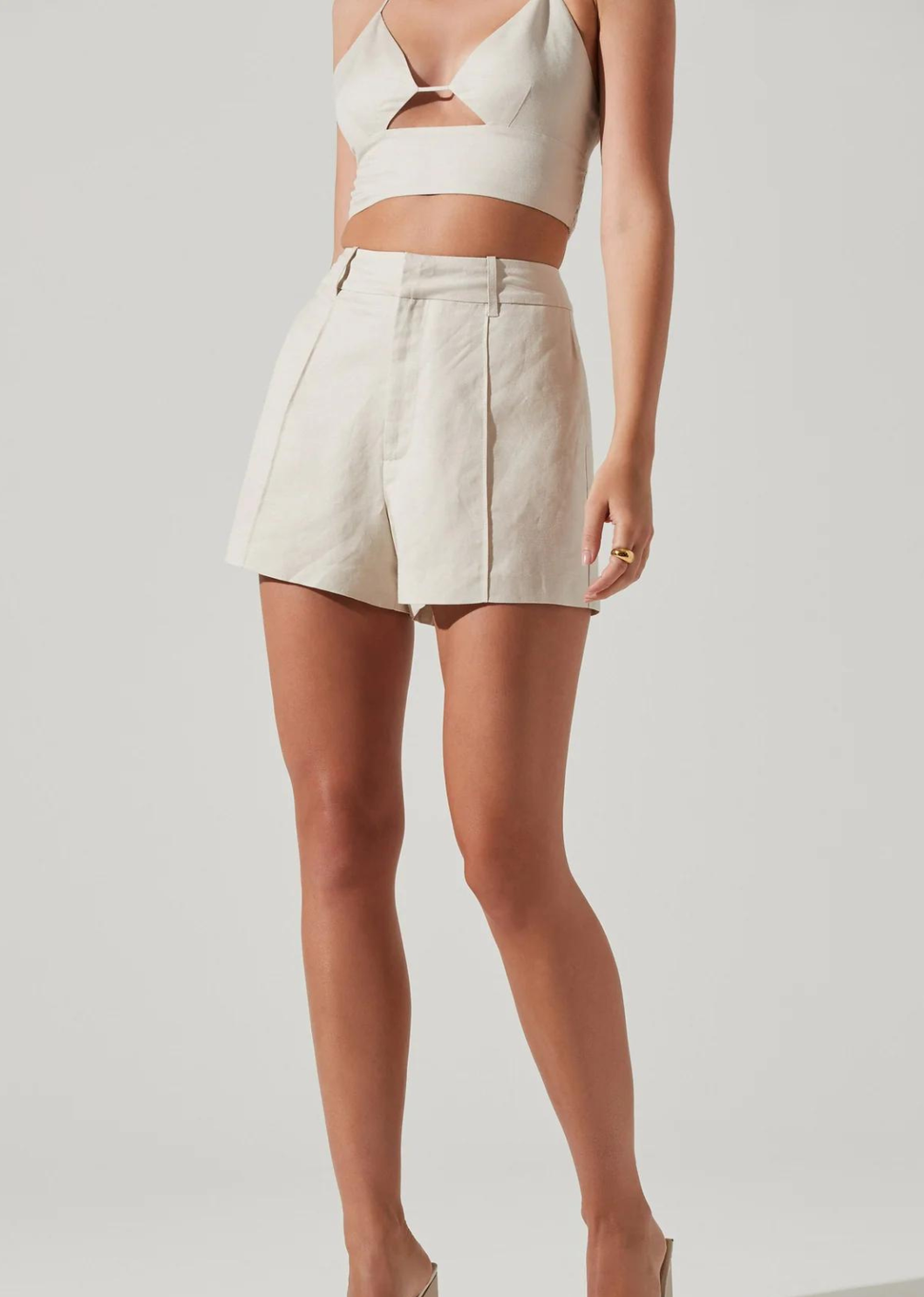ASTR The Label Amiah Seamed High Wait Shorts