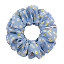 Load image into Gallery viewer, Chelsea King Daisy Floral Classic Scrunchie
